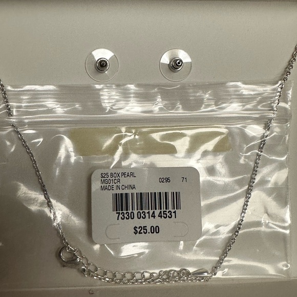 Charter Club pearl Necklace and earrings - Picture 4 of 8